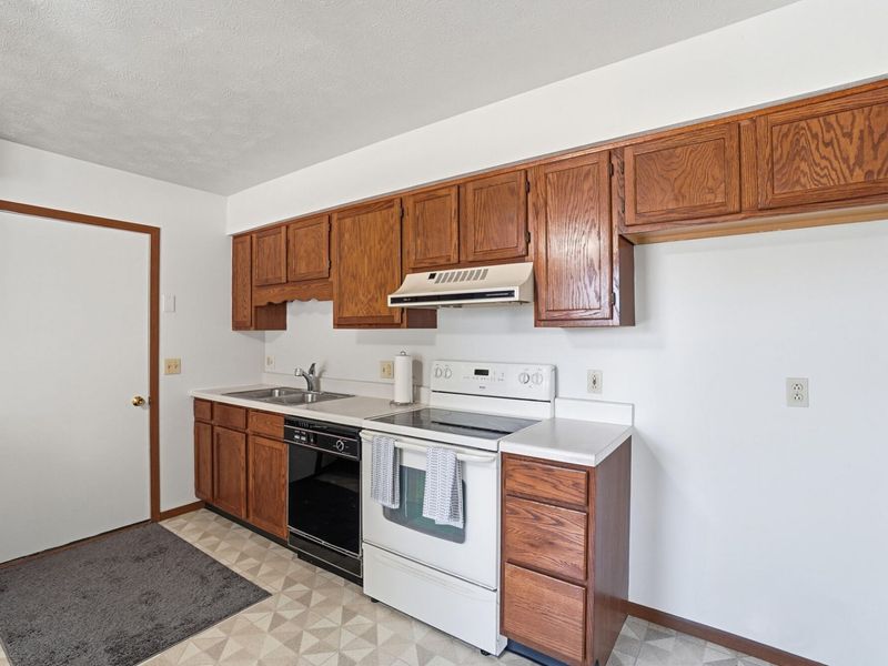 4898 E Brannan Drive, Springfield, OH 45502 Photo 12