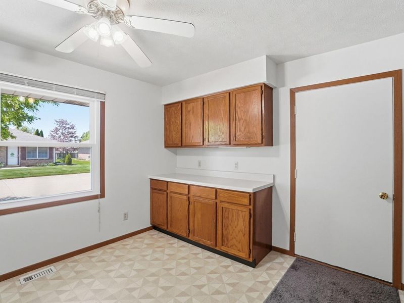 4898 E Brannan Drive, Springfield, OH 45502 Photo 13