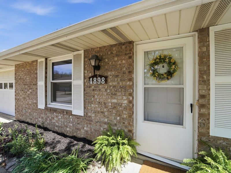 4898 E Brannan Drive, Springfield, OH 45502 Photo 2