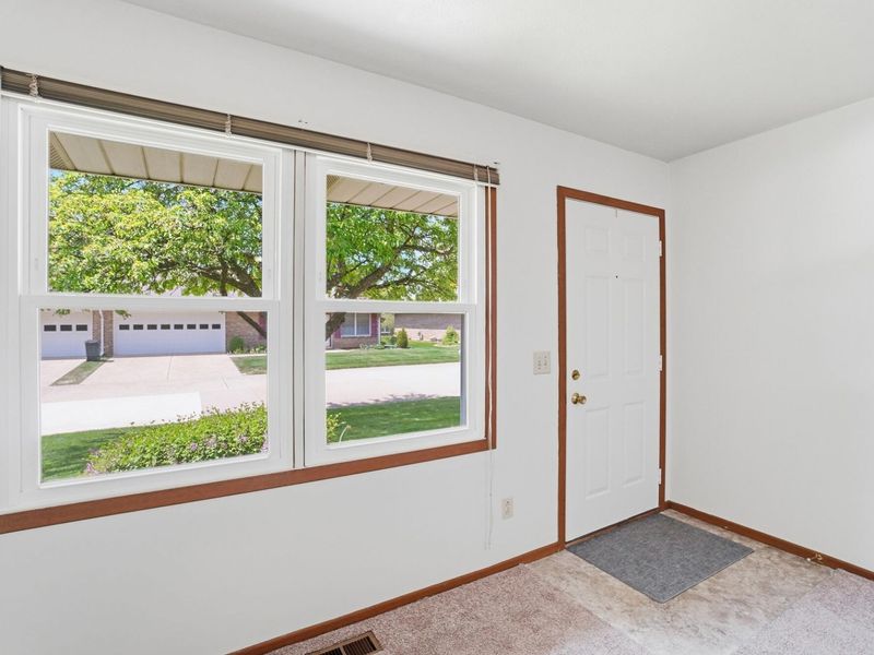 4898 E Brannan Drive, Springfield, OH 45502 Photo 5