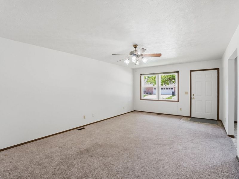 4898 E Brannan Drive, Springfield, OH 45502 Photo 6