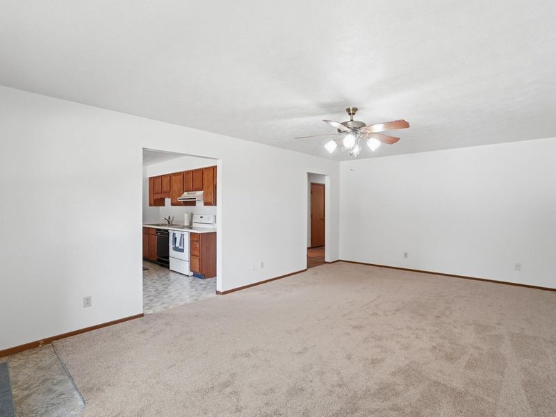 4898 E Brannan Drive, Springfield, OH 45502 Photo 8