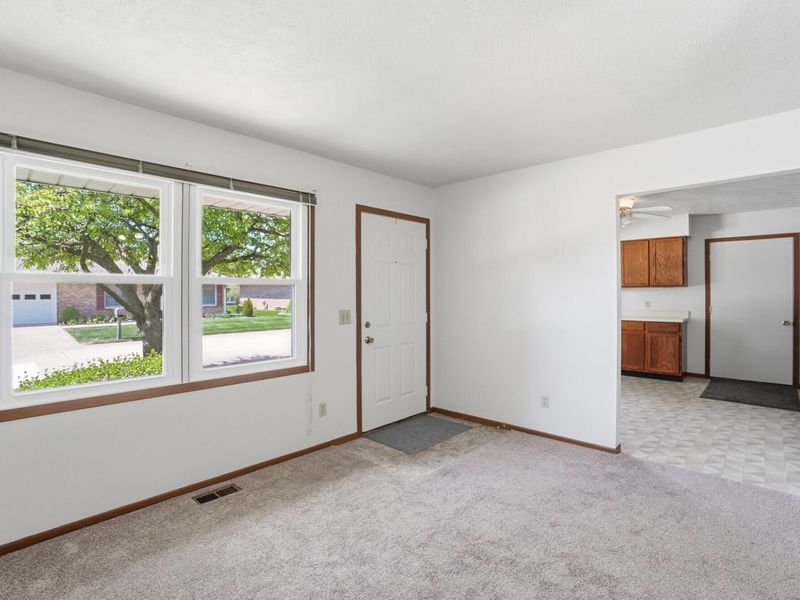 4898 E Brannan Drive, Springfield, OH 45502 Photo 9