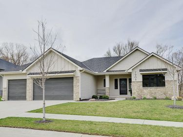 7904 N 166th Street, Bennington, NE 68007