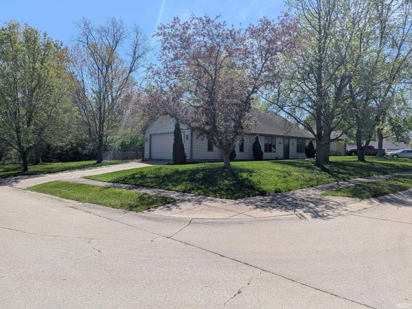 4616 Larkspur Drive, Fort Wayne, IN 46835