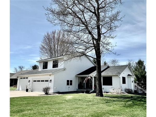 1932 Mark Lane, Eau Claire, WI 54703