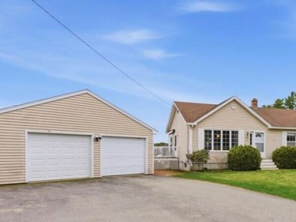 136 Stirling Road , Warren, ME 04864