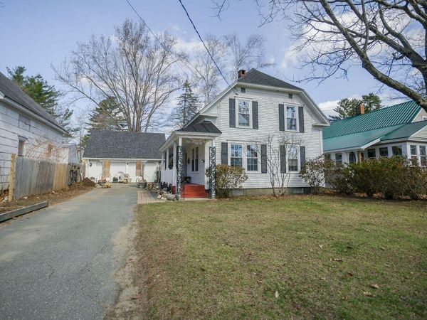 140 Maple Avenue , Farmington, ME 04938