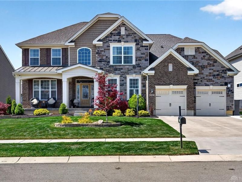 2067 Silver Linden Drive, Tipp City, OH 45371 Photo 2