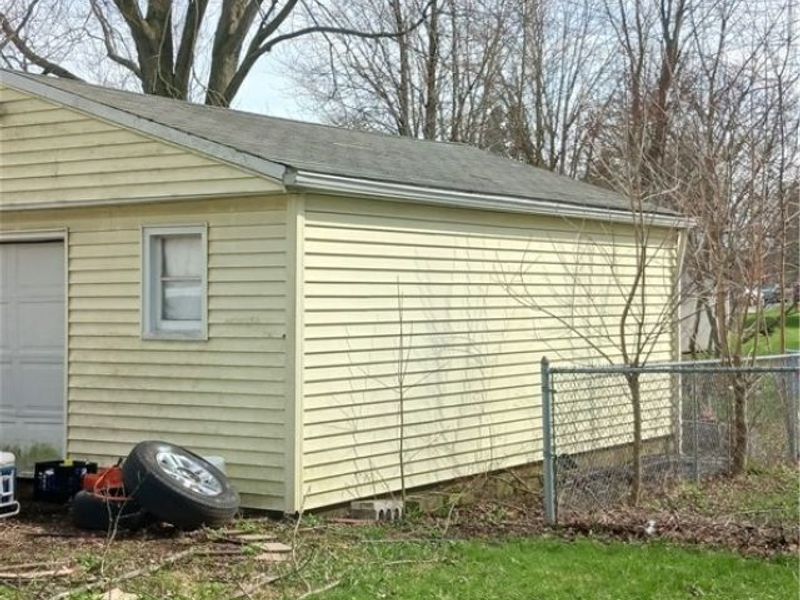 938 Walnut Street, Elyria, OH 44035 Photo 2