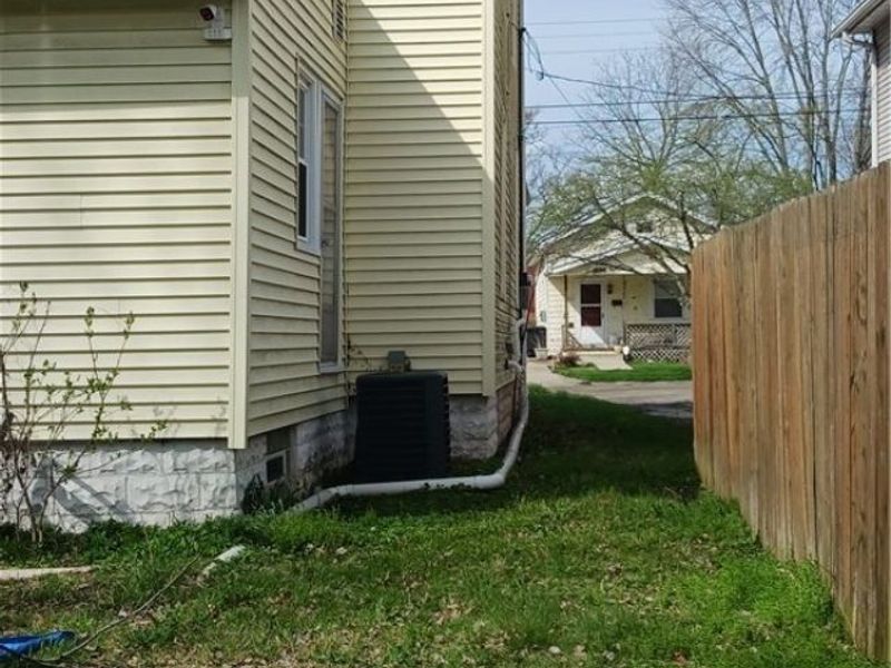 938 Walnut Street, Elyria, OH 44035 Photo 3