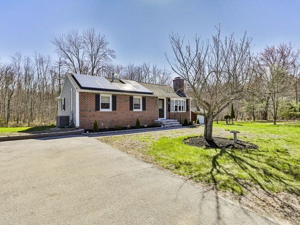 155 Robinson Rd, Hudson, NH 03051