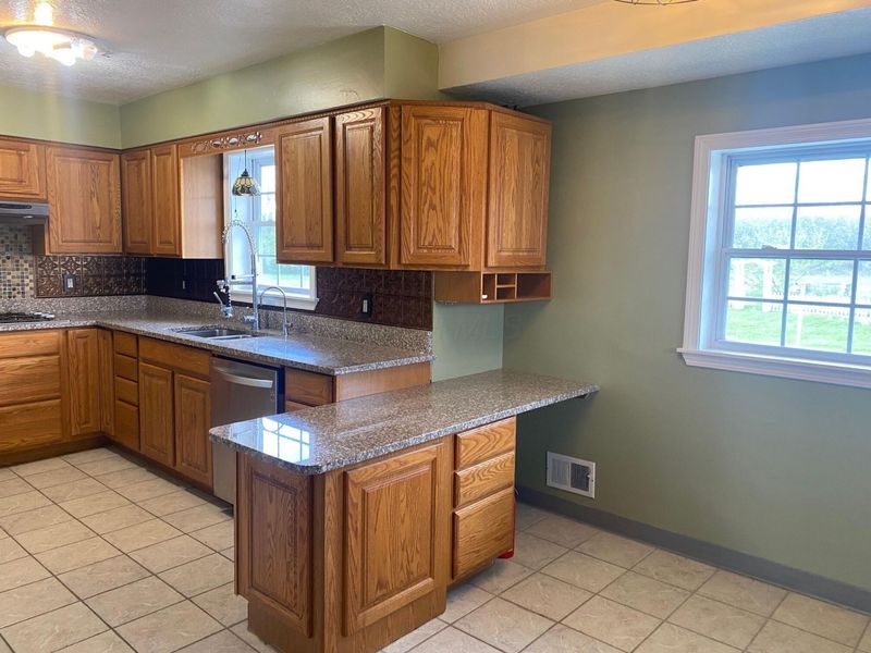 8339 Alkire Road, Grove City, OH 43123 Photo 17