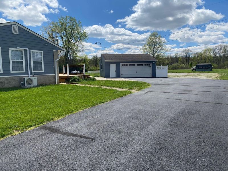 8339 Alkire Road, Grove City, OH 43123 Photo 4