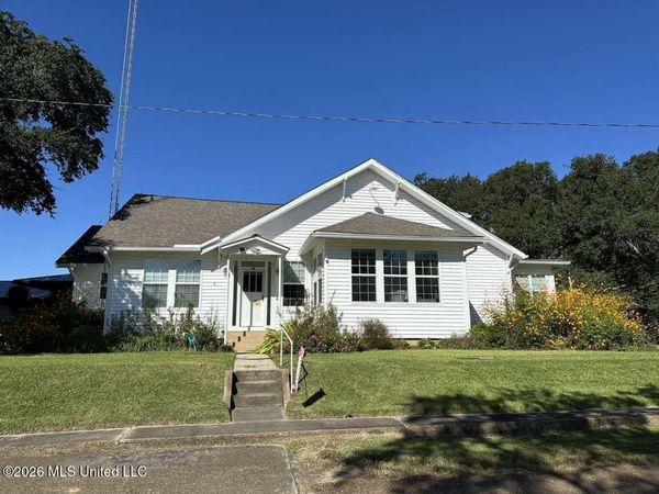 56 Kaiser Lake Road, Natchez, MS 39120