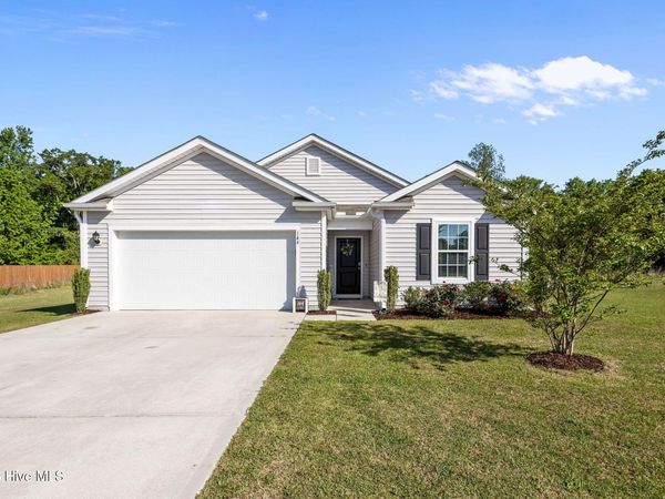 144 Bur Oaks Boulevard, Newport, NC 28570
