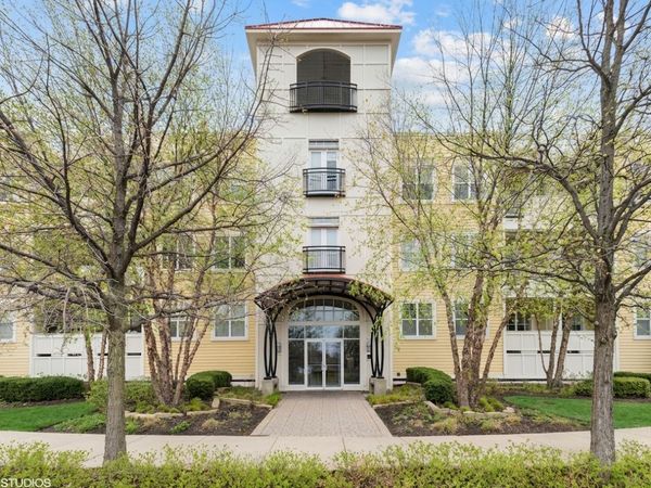 Unit 25, Grayslake, IL 60030