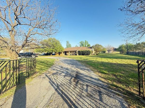 119 Wildwood Court, Mansfield, TX 76063