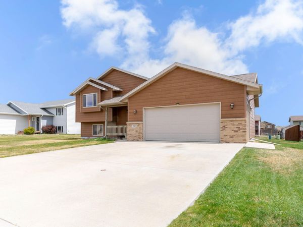 722 RADIAL LN, Box Elder, SD 57719