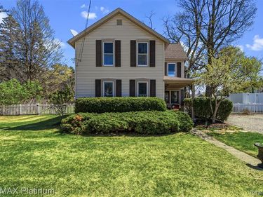 315 S West Street, Fenton, MI 48430