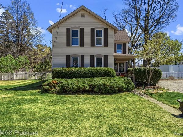 315 S West Street , Fenton, MI 48430