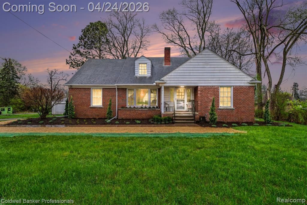 21611 W 10 Mile Road, Southfield, MI 48075 Main Photo
