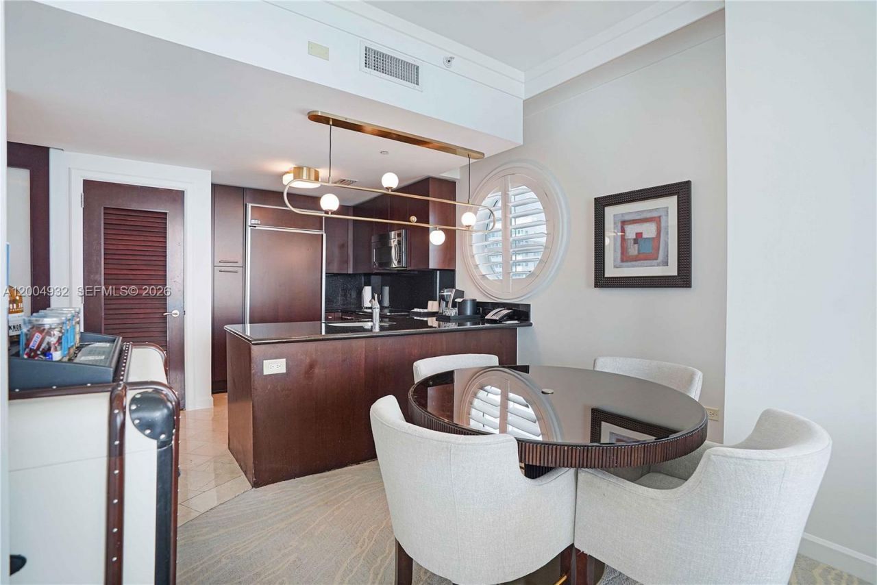 4391 Collins Ave , Unit 709, Miami Beach, FL 33140 Photo