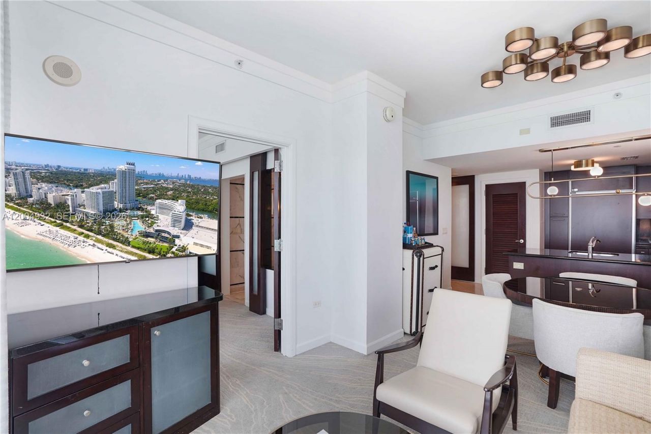 4391 Collins Ave , Unit 709, Miami Beach, FL 33140 Photo