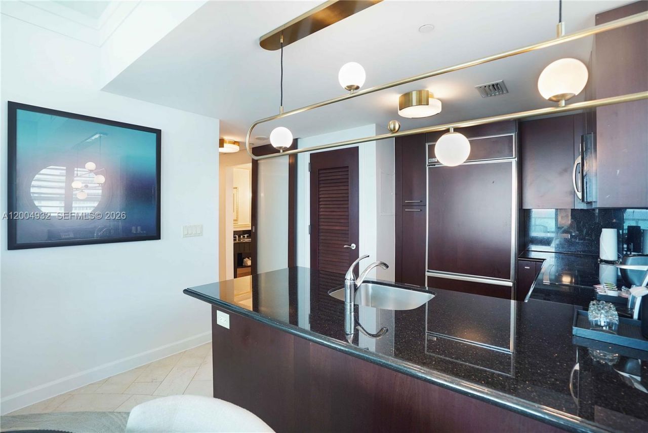 4391 Collins Ave , Unit 709, Miami Beach, FL 33140 Photo