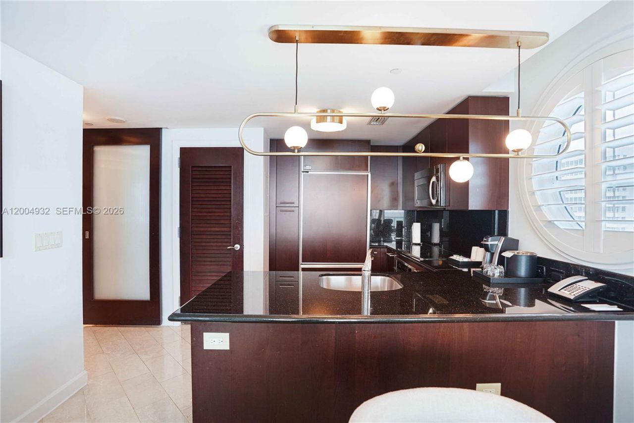 4391 Collins Ave , Unit 709, Miami Beach, FL 33140 Photo