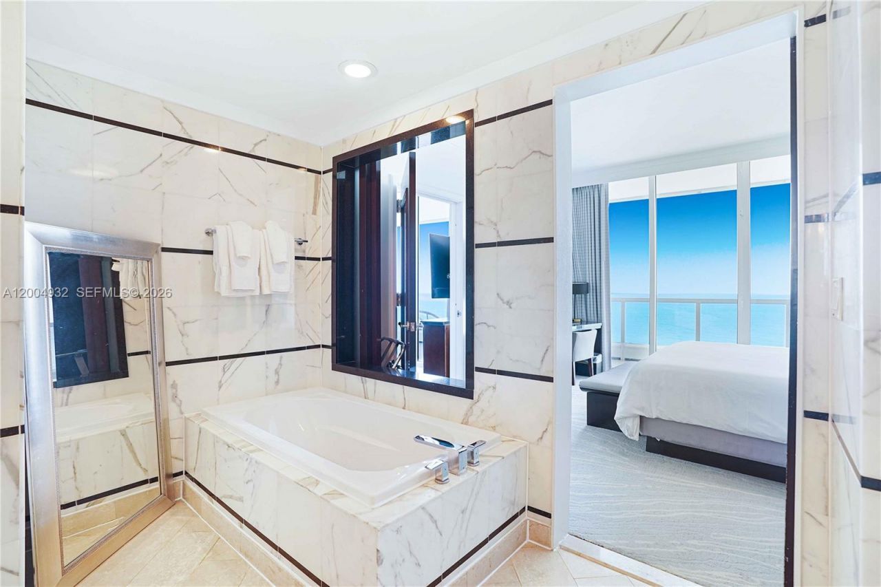 4391 Collins Ave , Unit 709, Miami Beach, FL 33140 Photo