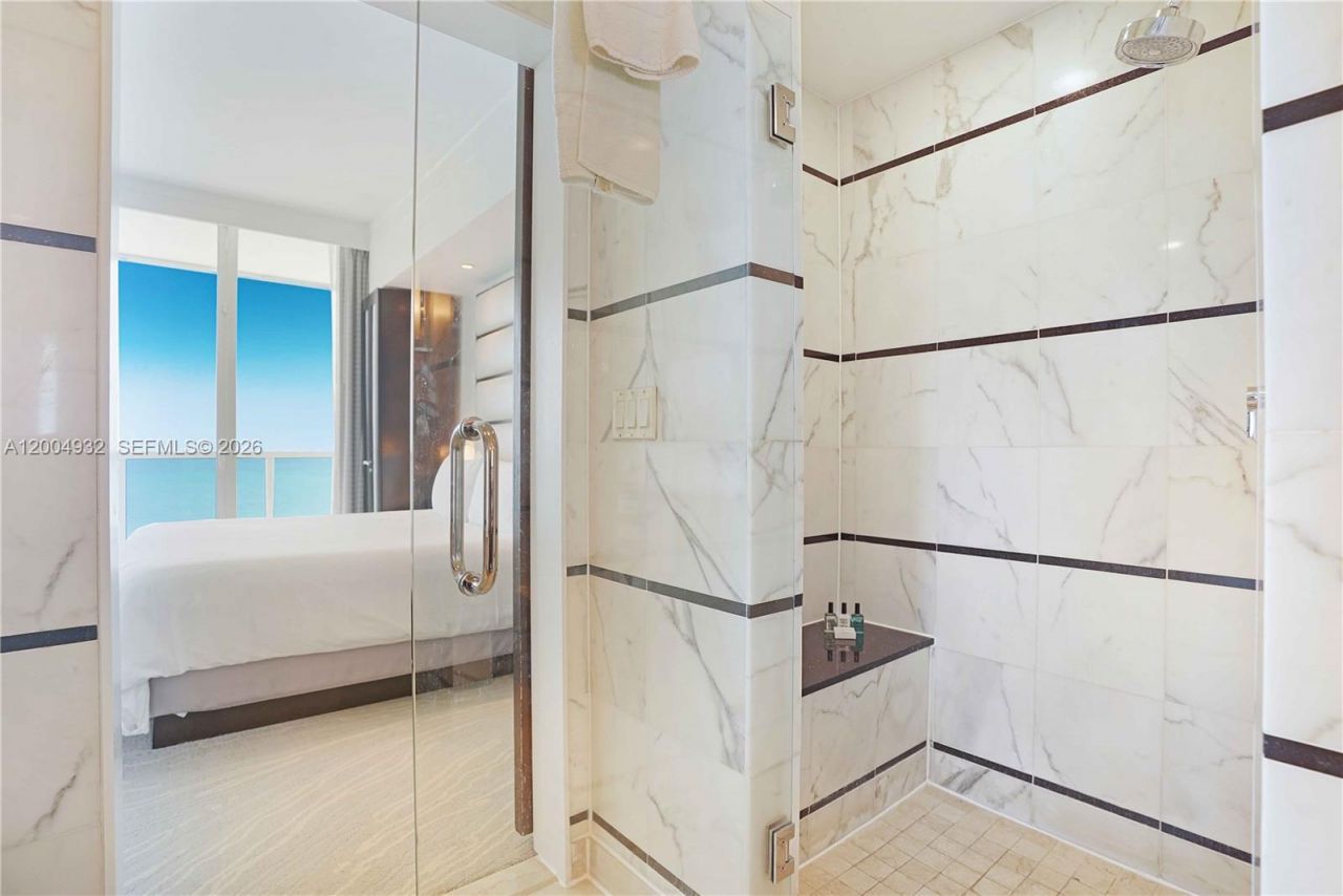 4391 Collins Ave , Unit 709, Miami Beach, FL 33140 Photo