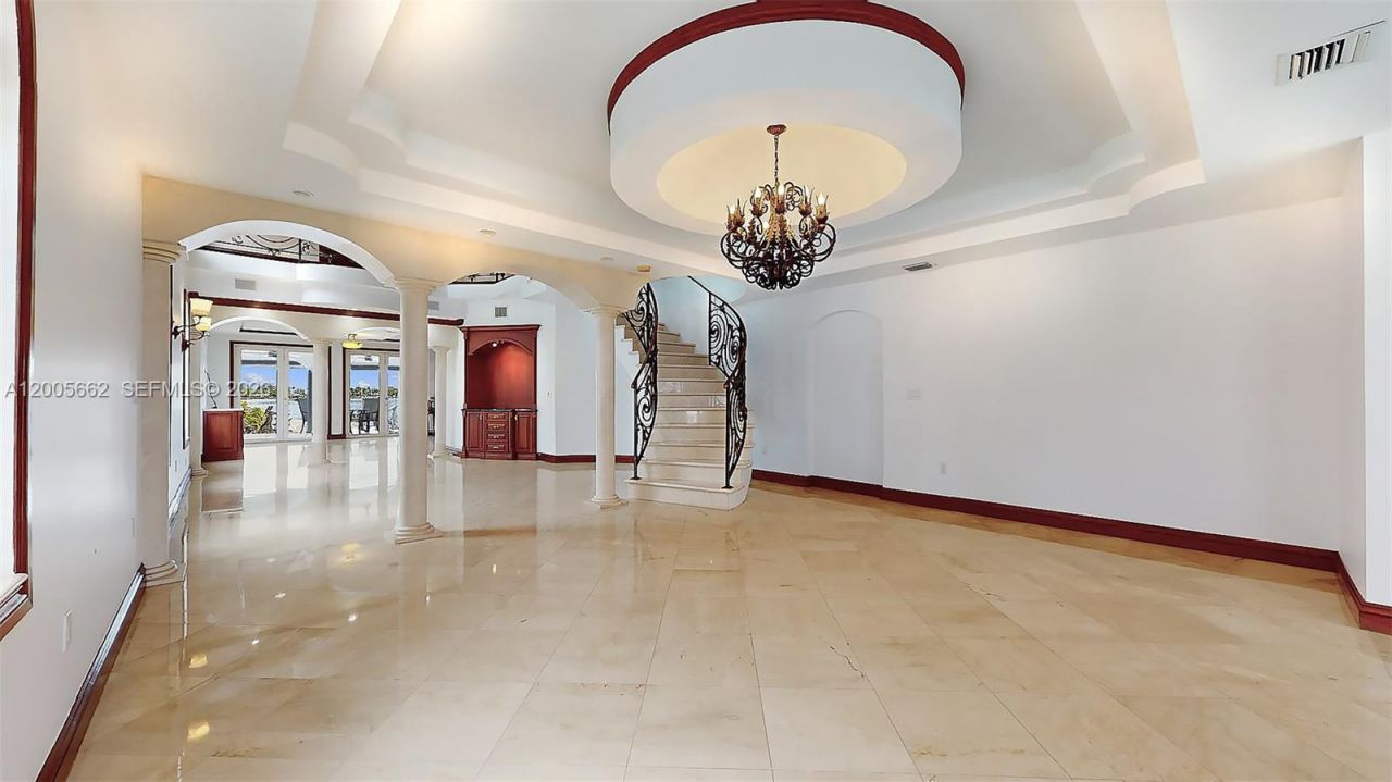 1131 Stillwater Dr, Miami Beach, FL 33141 Photo