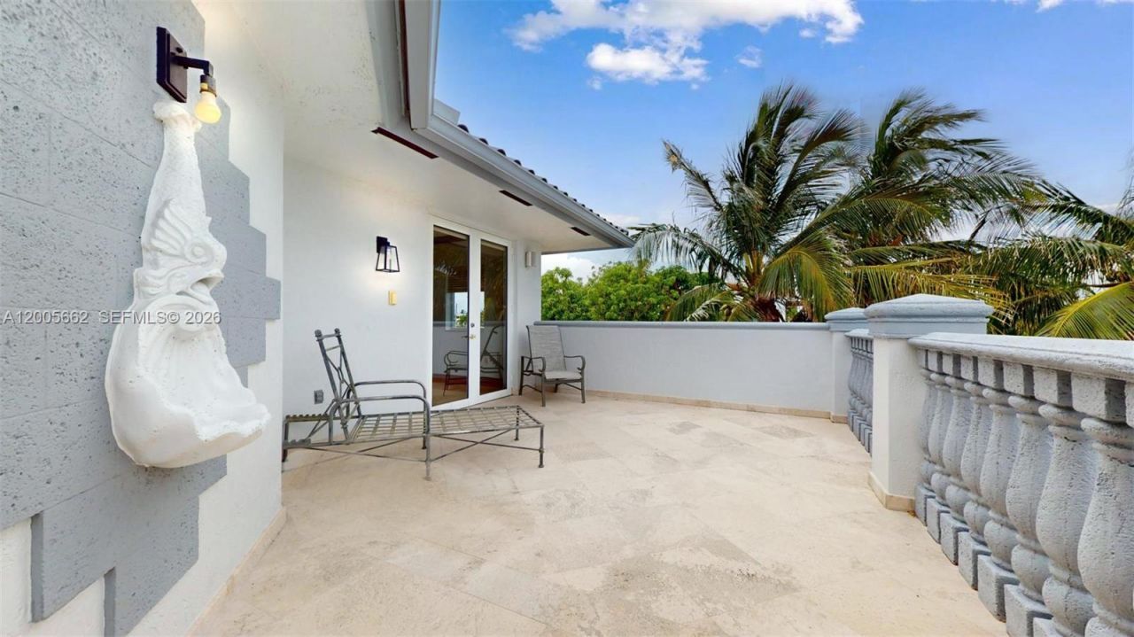 1131 Stillwater Dr, Miami Beach, FL 33141 Photo