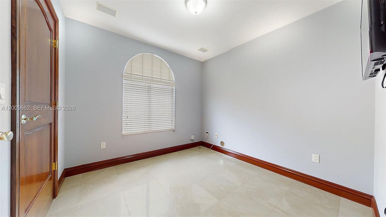 1131 Stillwater Dr, Miami Beach, FL 33141 Photo
