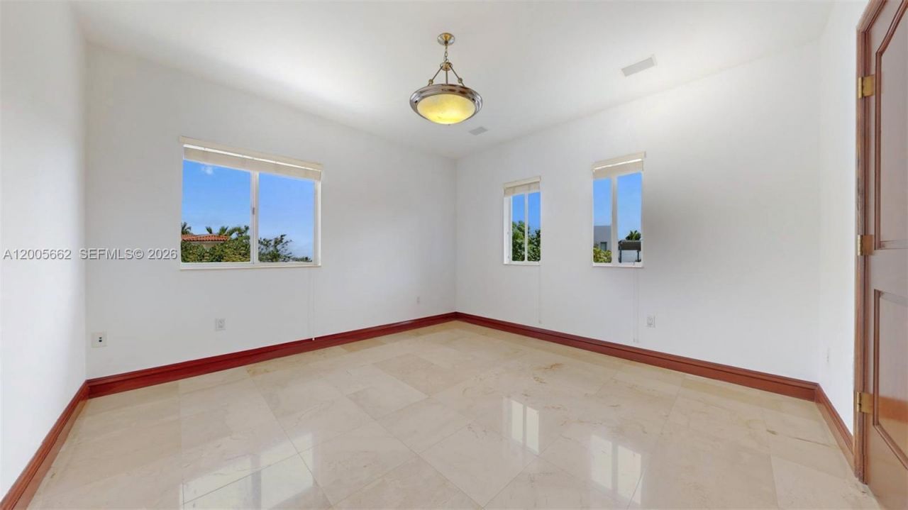 1131 Stillwater Dr, Miami Beach, FL 33141 Photo