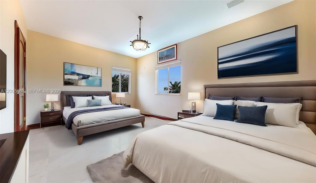 1131 Stillwater Dr, Miami Beach, FL 33141 Photo