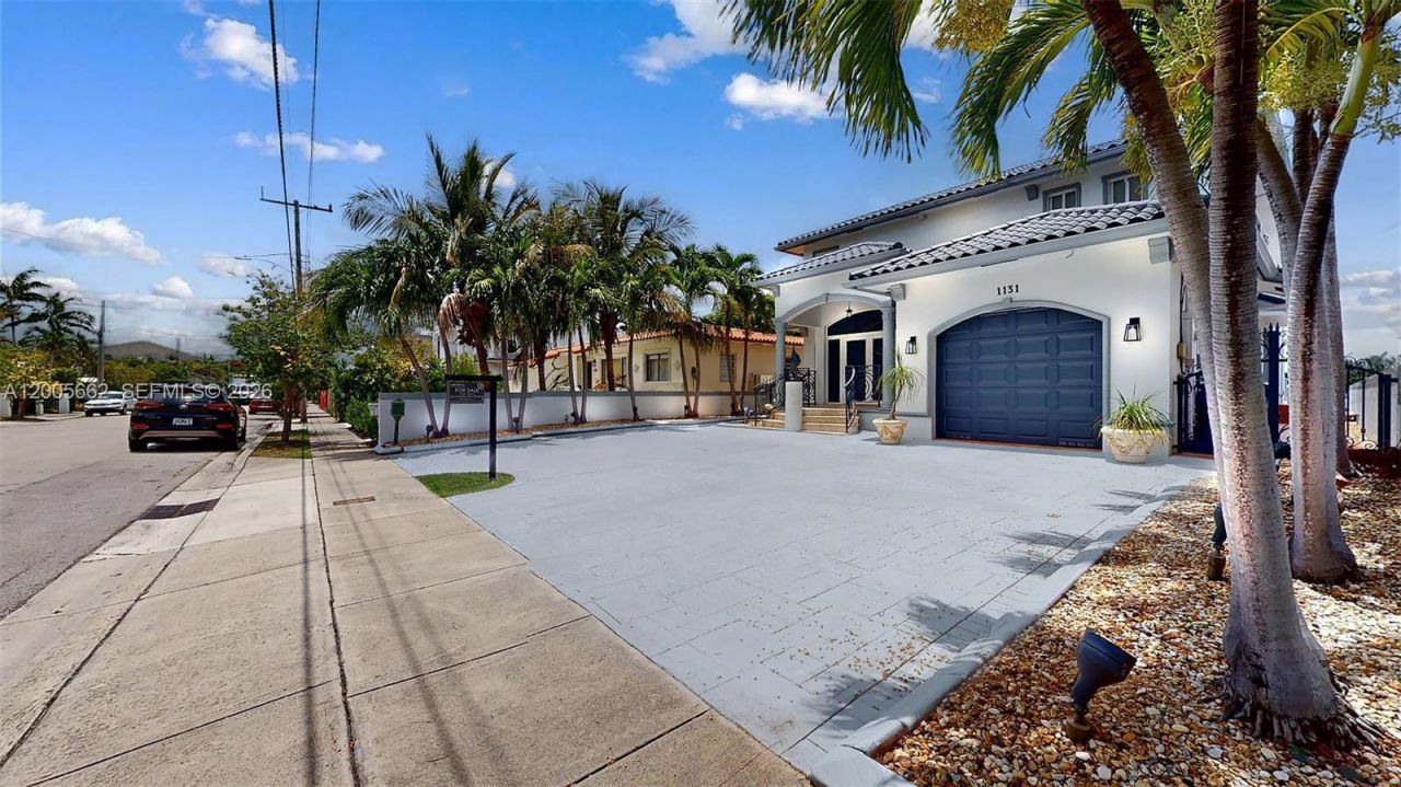 1131 Stillwater Dr, Miami Beach, FL 33141 Photo