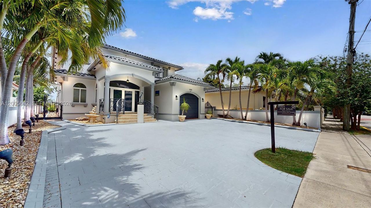 1131 Stillwater Dr, Miami Beach, FL 33141 Photo