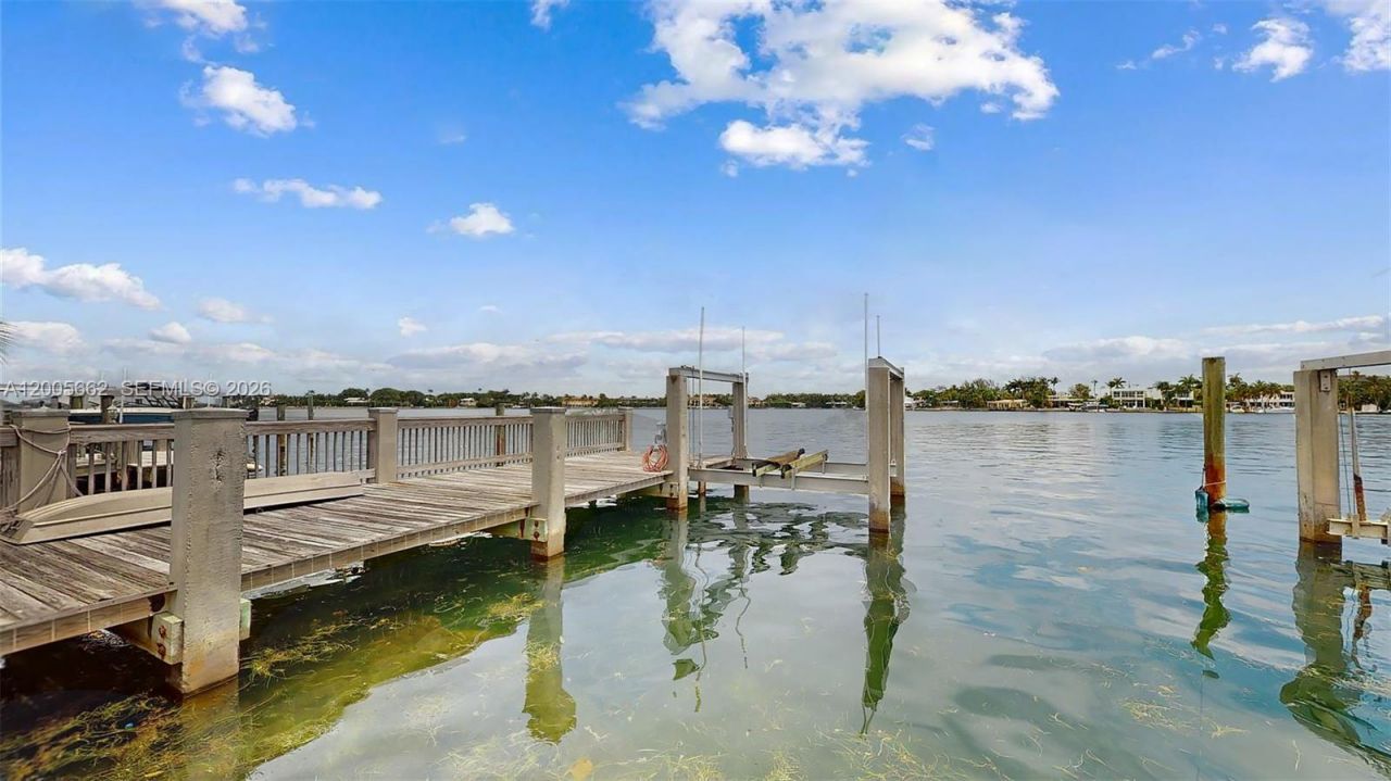 1131 Stillwater Dr, Miami Beach, FL 33141 Photo