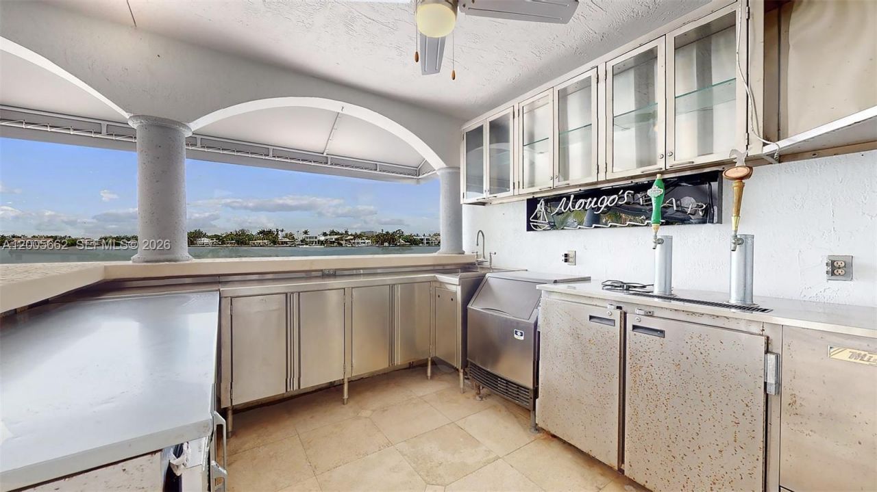 1131 Stillwater Dr, Miami Beach, FL 33141 Photo