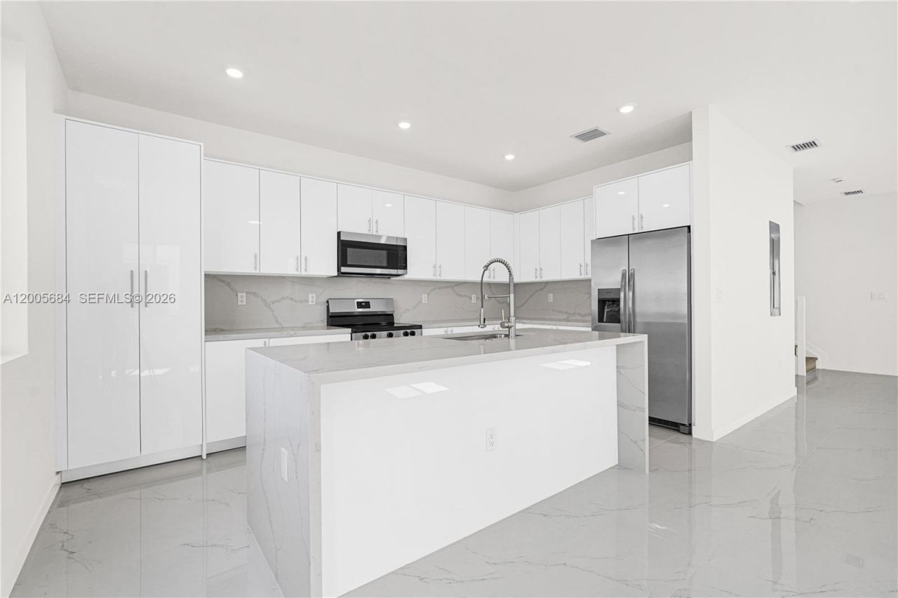 22555 SW 125th Ave , Unit 13A, Miami, FL 33170 Photo