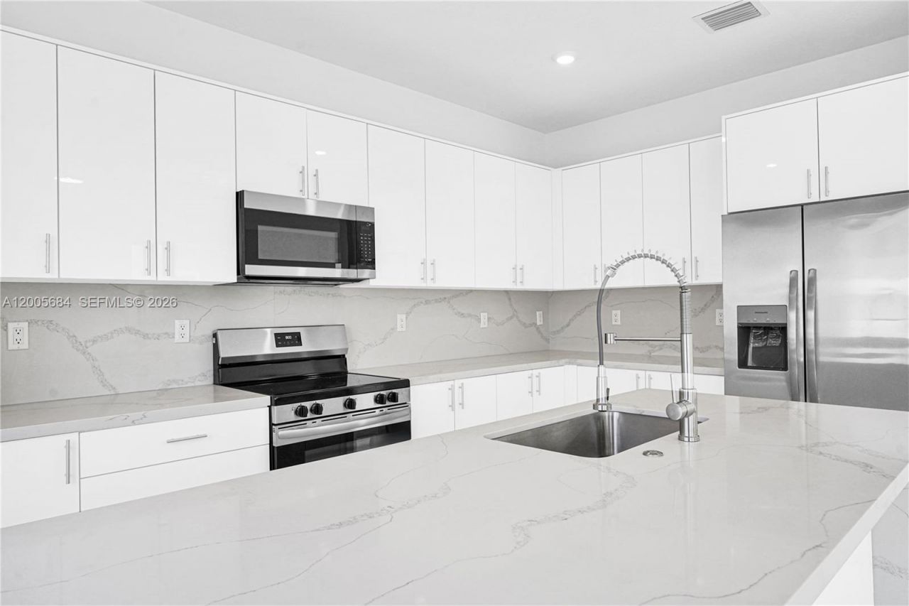 22555 SW 125th Ave , Unit 13A, Miami, FL 33170 Photo