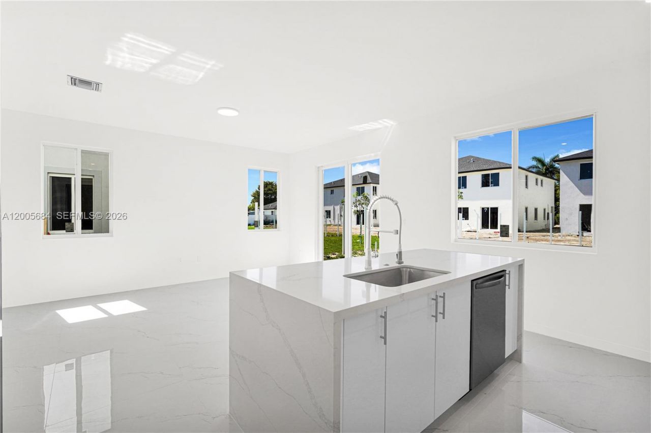 22555 SW 125th Ave , Unit 13A, Miami, FL 33170 Photo