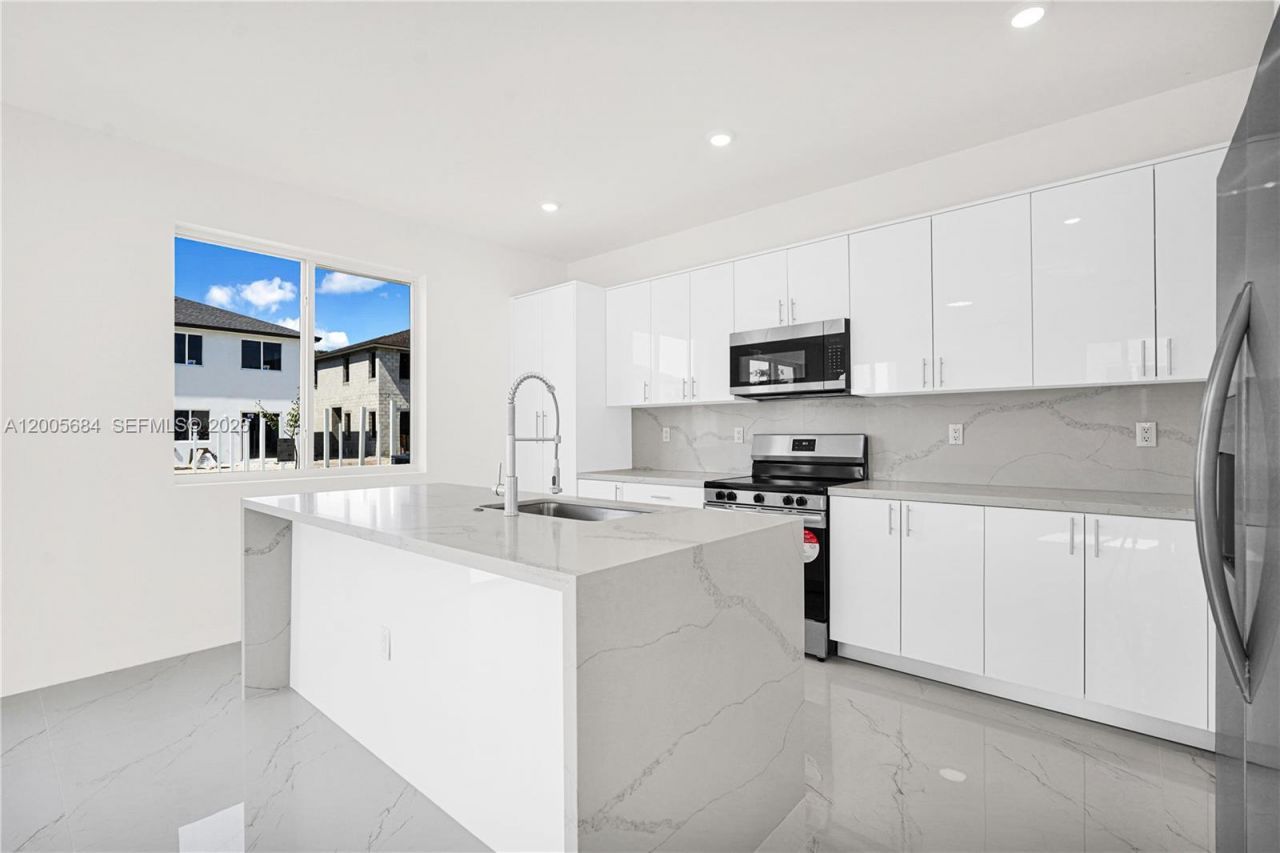 22555 SW 125th Ave , Unit 13A, Miami, FL 33170 Photo