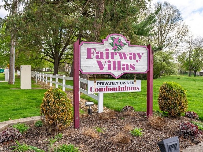 2491 Royal County Down Drive, Unit C, Uniontown, OH 44685 Photo 10