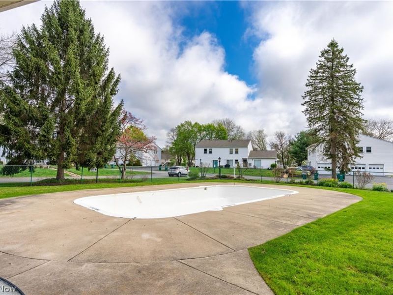 2491 Royal County Down Drive, Unit C, Uniontown, OH 44685 Photo 32