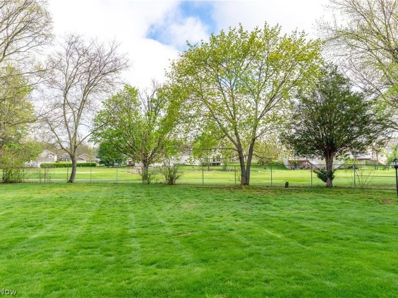 2491 Royal County Down Drive, Unit C, Uniontown, OH 44685 Photo 6