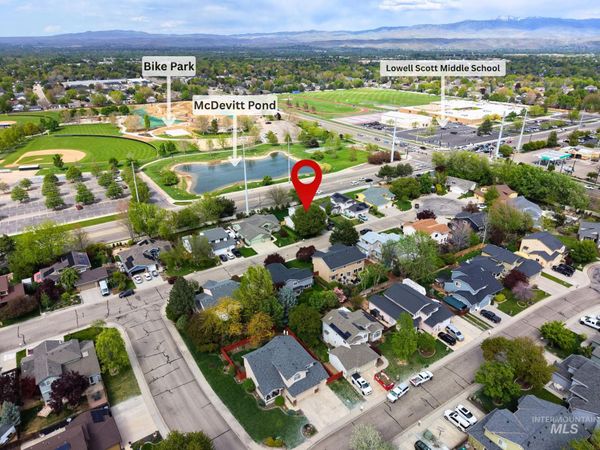 13926 W Bunkerhill Ct, Boise, ID 83713