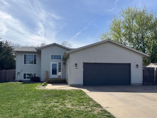 228 Anderson St., Vermillion, SD 57069